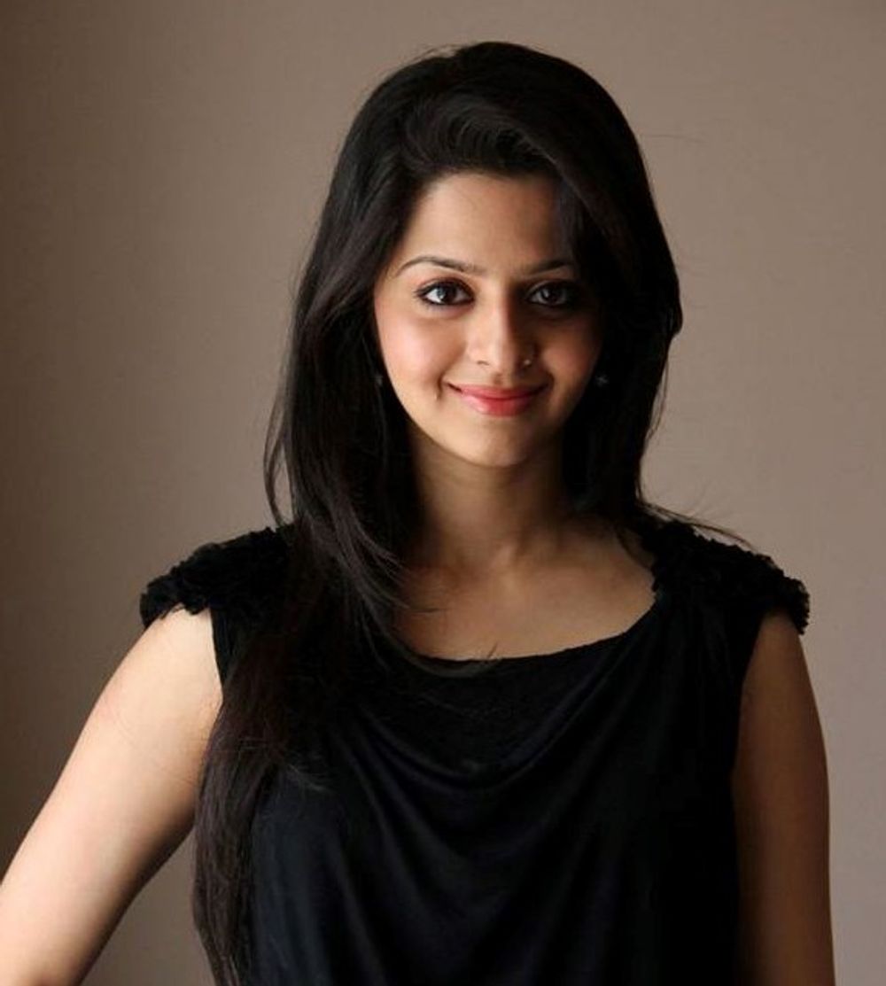 vedhika in sringaravelan