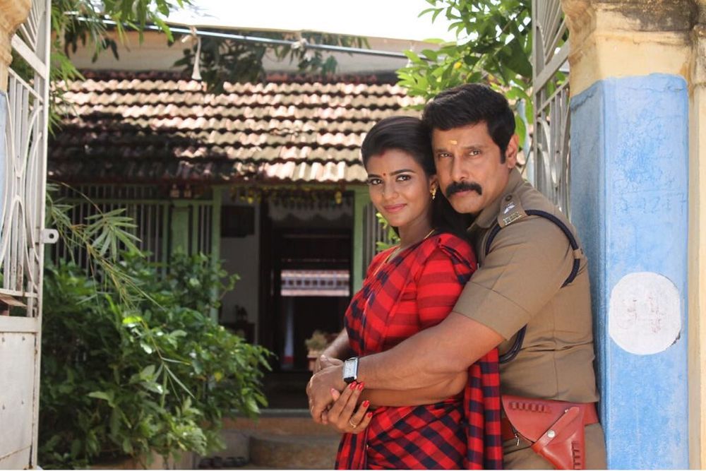 Chiyaan Vikram and Aishwarya Rajesh in Saamy Square